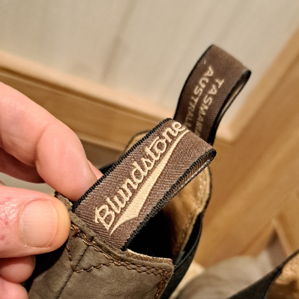 Blundstone Taupe Suede 1677 Chelsea Boots 8 - Picture 5 of 11